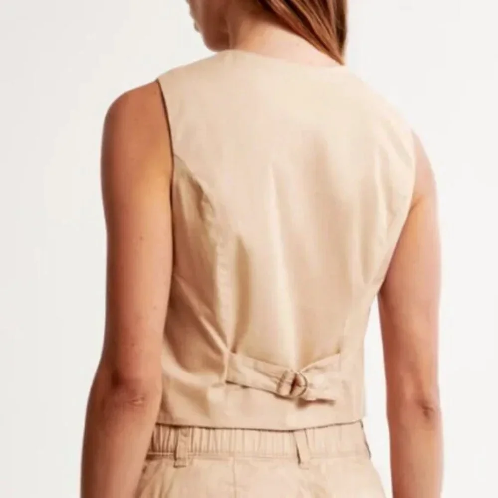 Abercrombie & Fitch Women’s Tailored Vest - Picture 2 of 5